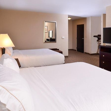 Holiday Inn Express & Suites Fairmont By Ihg Extérieur photo
