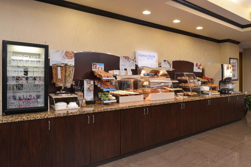 Holiday Inn Express & Suites Fairmont By Ihg Extérieur photo