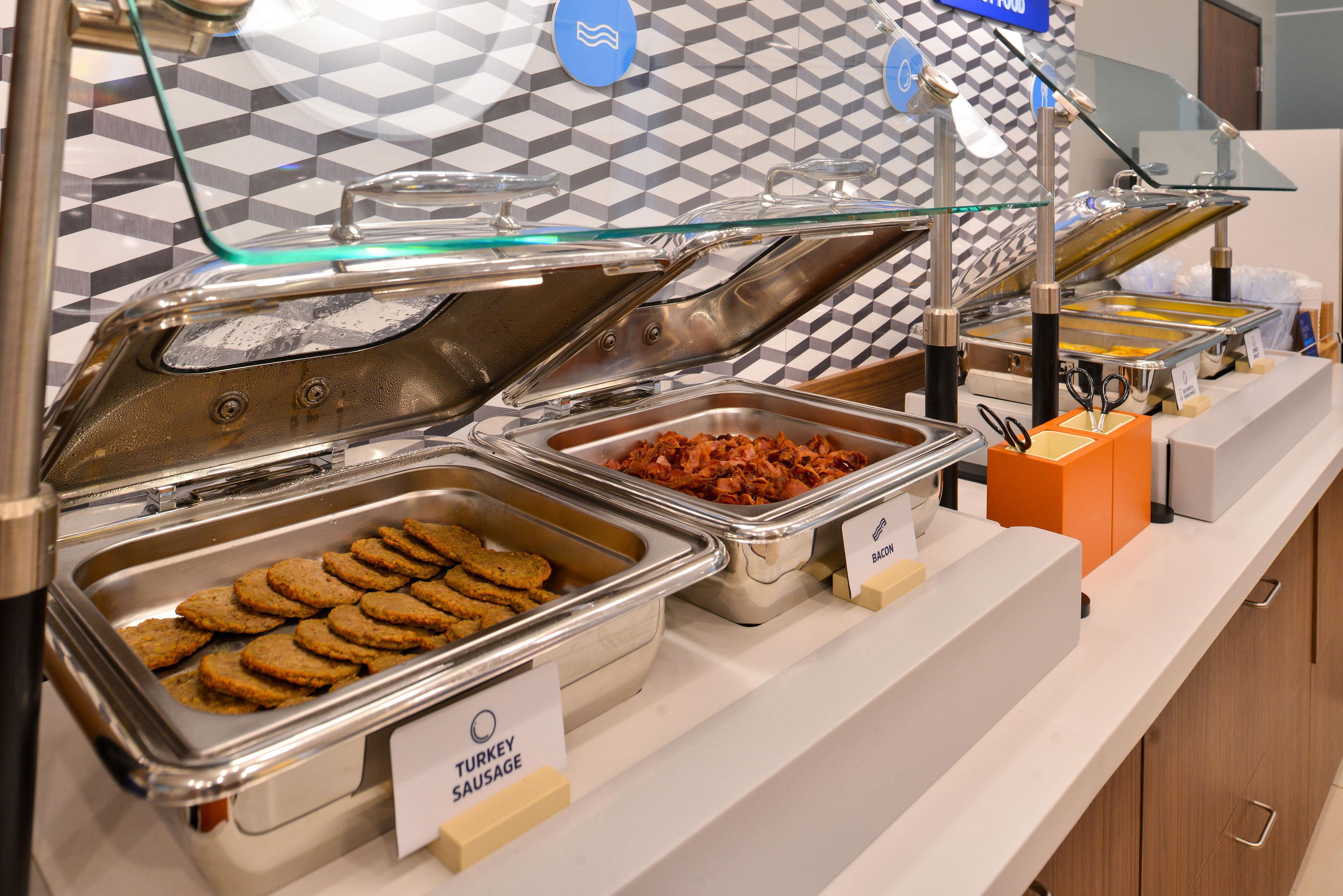 Holiday Inn Express & Suites Fairmont By Ihg Extérieur photo