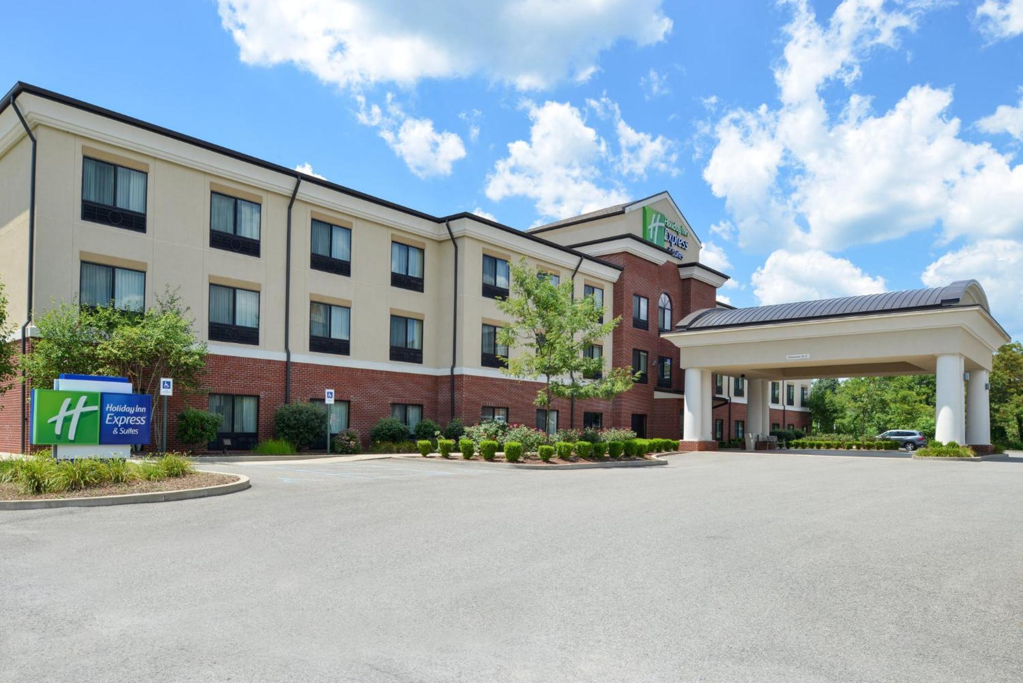 Holiday Inn Express & Suites Fairmont By Ihg Extérieur photo