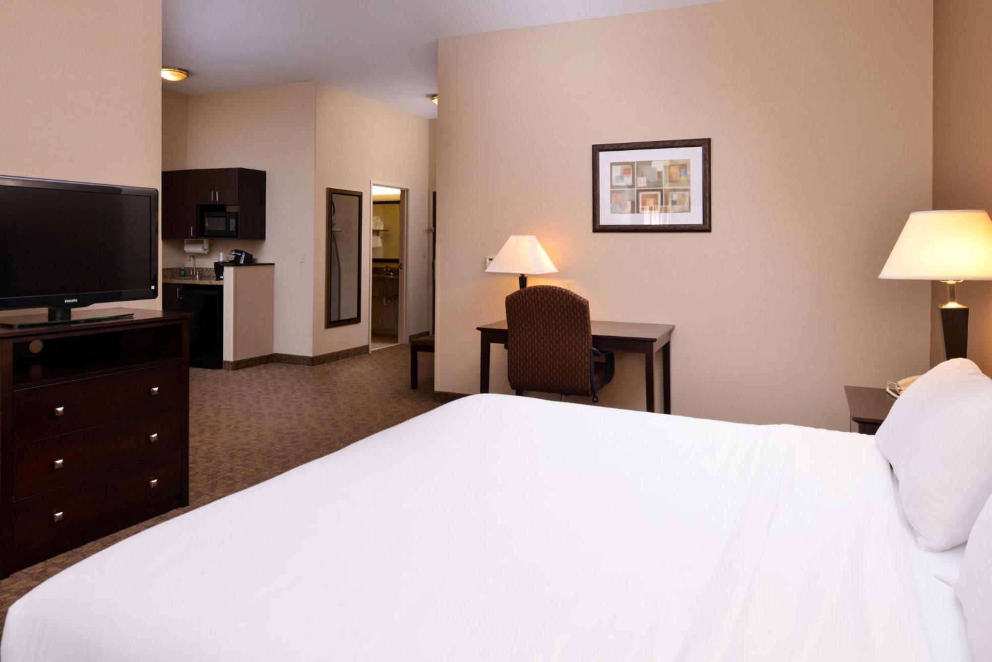 Holiday Inn Express & Suites Fairmont By Ihg Extérieur photo