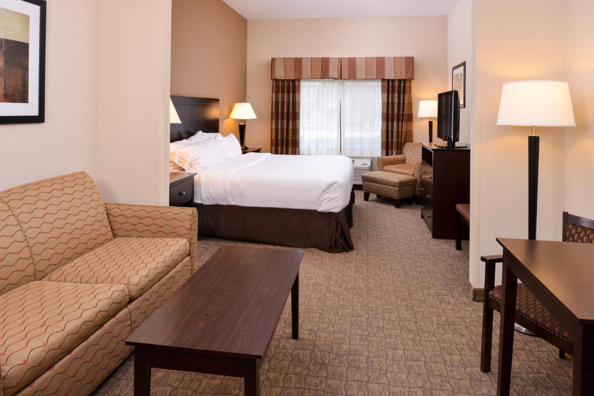 Holiday Inn Express & Suites Fairmont By Ihg Extérieur photo