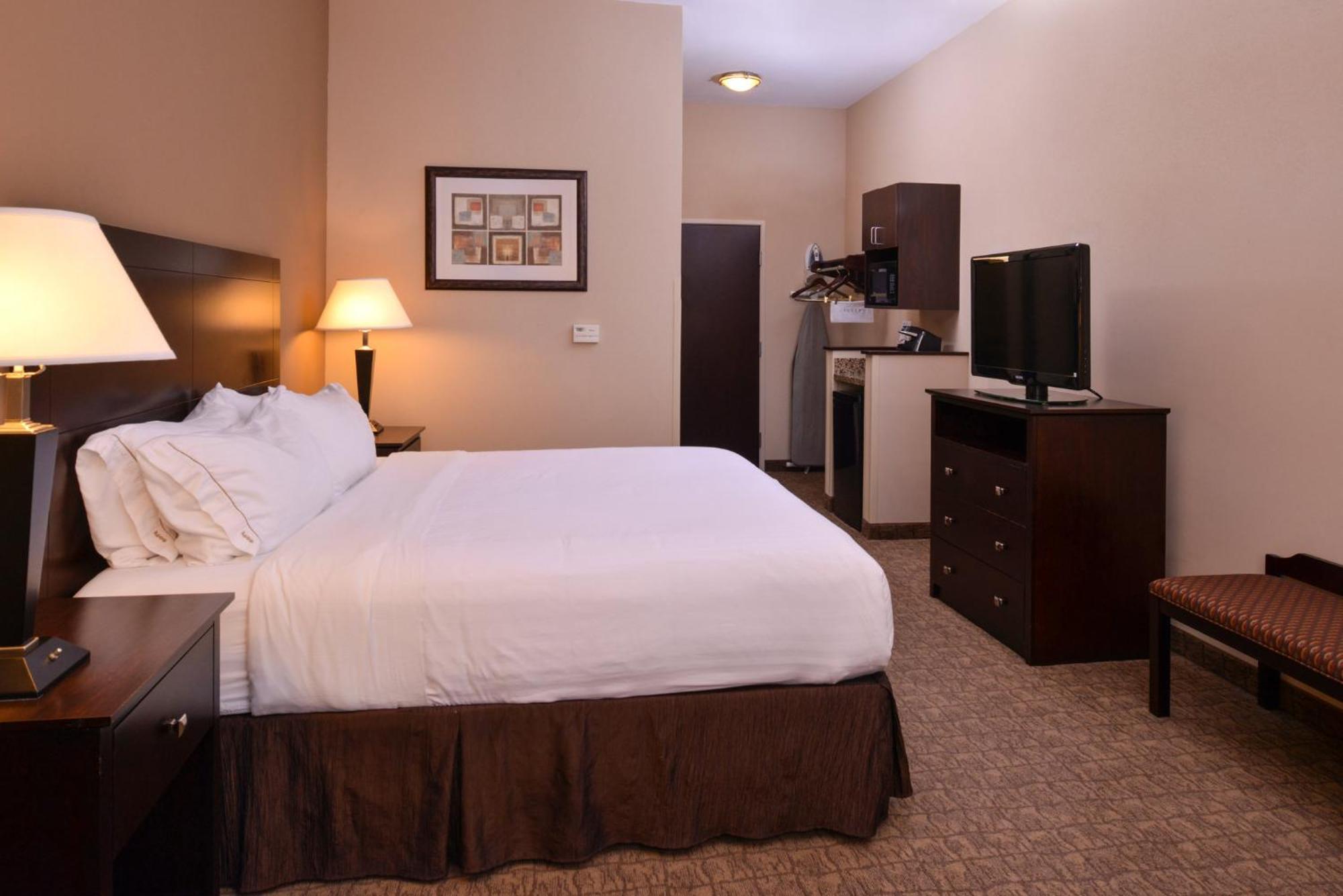 Holiday Inn Express & Suites Fairmont By Ihg Extérieur photo